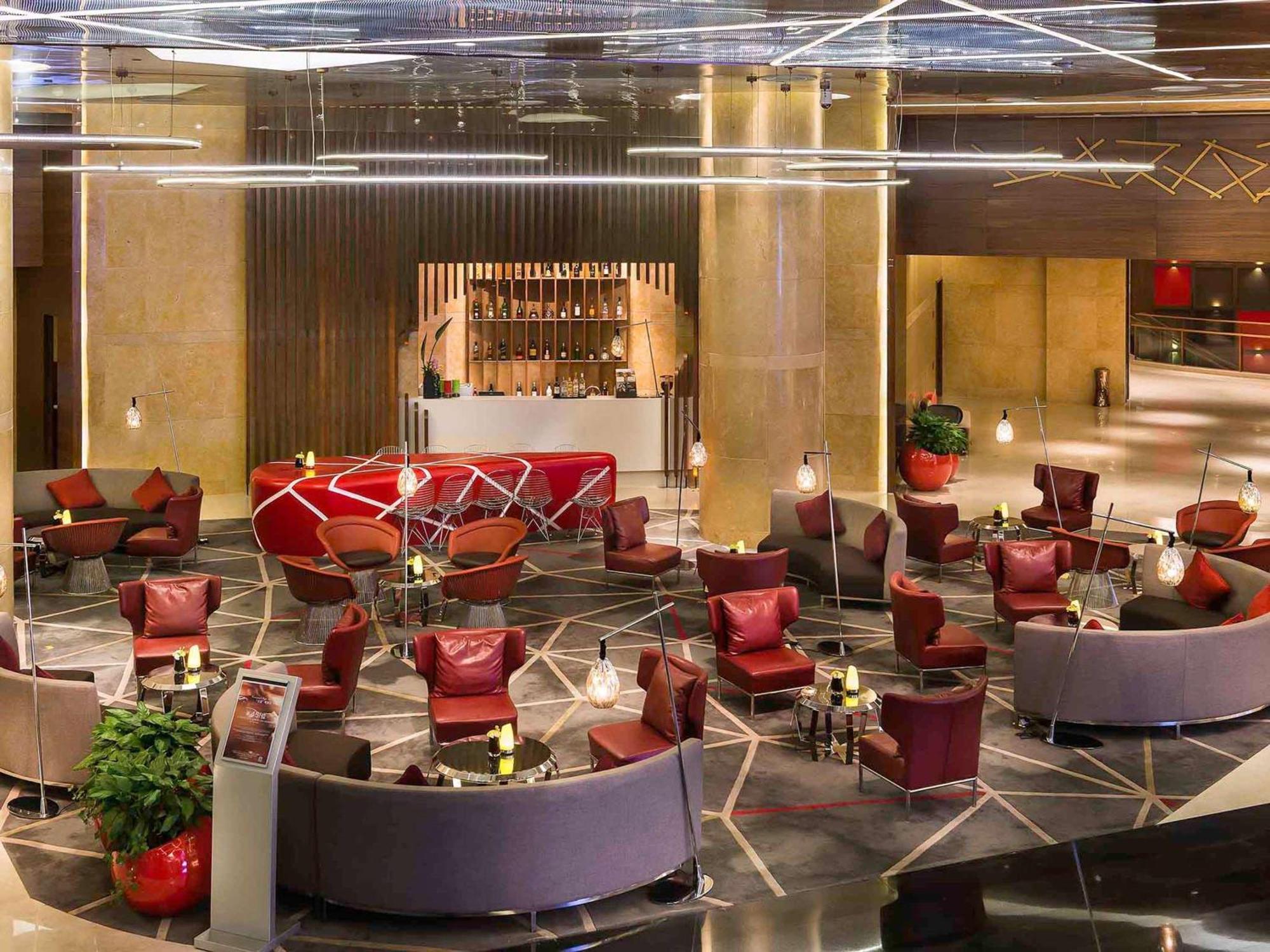 Отель Pullman Nanjing Lukou Airport Экстерьер фото